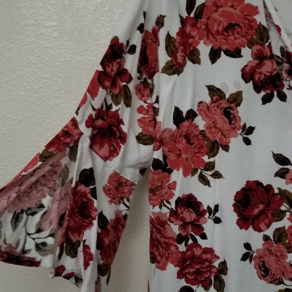 Top - Picture 2 of 3